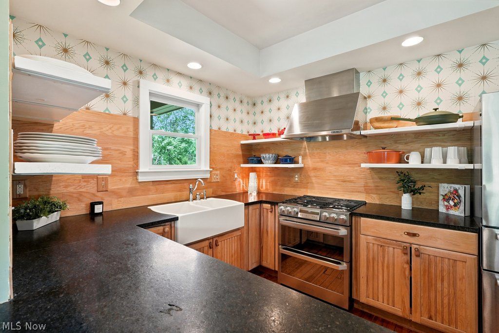 438 E Washington Street Chagrin Falls OH 44022