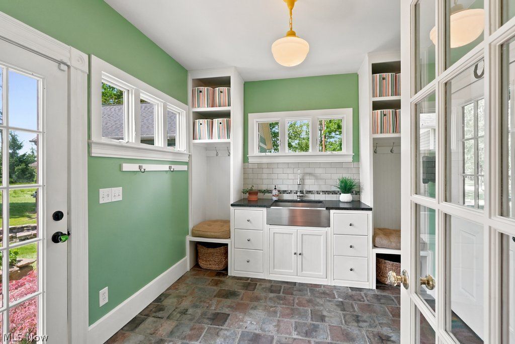 438 E Washington Street Chagrin Falls OH 44022
