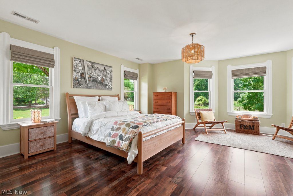 438 E Washington Street Chagrin Falls OH 44022