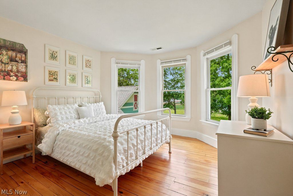 438 E Washington Street Chagrin Falls OH 44022