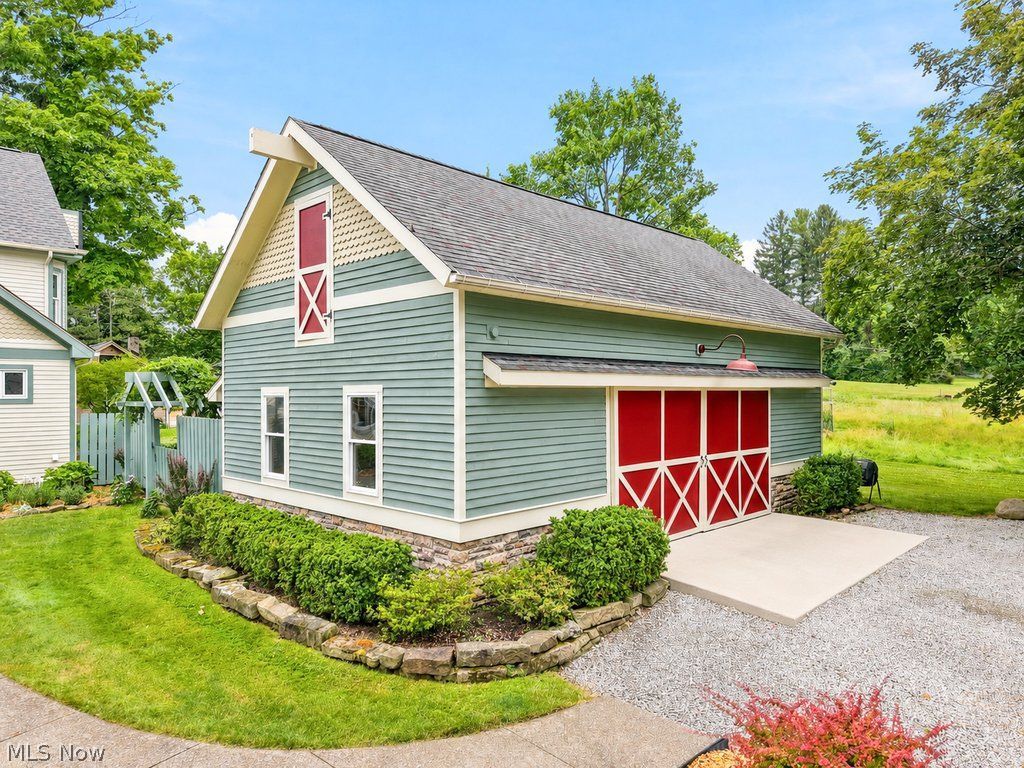 438 E Washington Street Chagrin Falls OH 44022