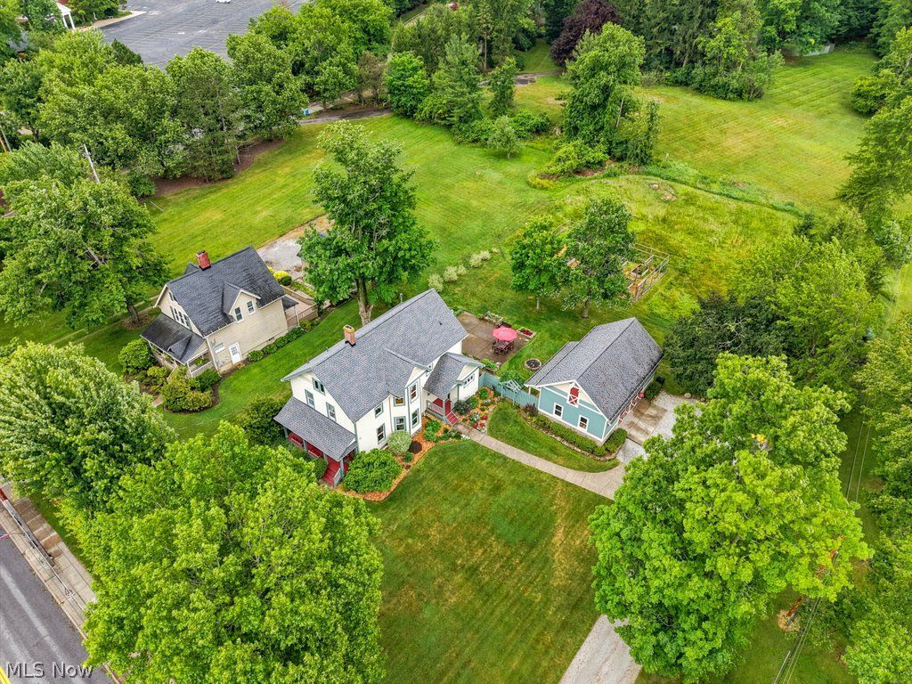 438 E Washington Street Chagrin Falls OH 44022