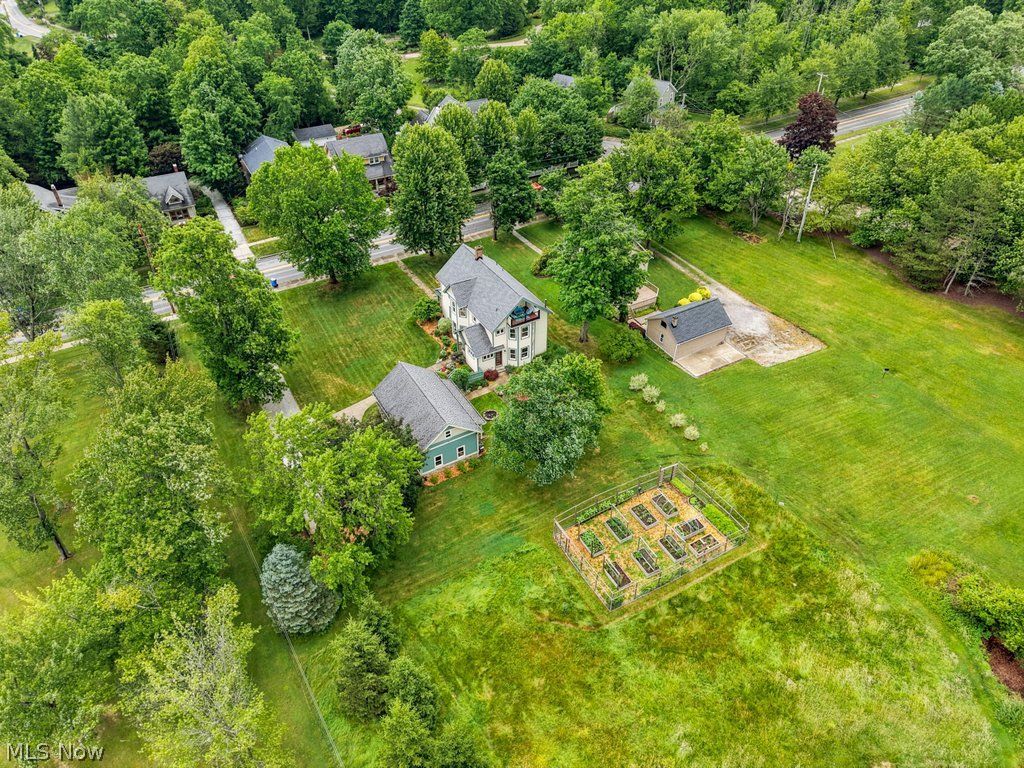 438 E Washington Street Chagrin Falls OH 44022