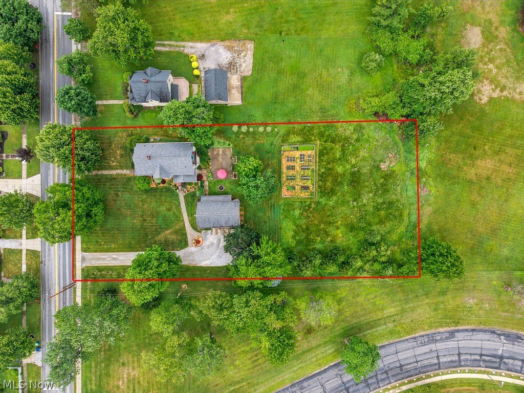 438 E Washington Street Chagrin Falls OH 44022