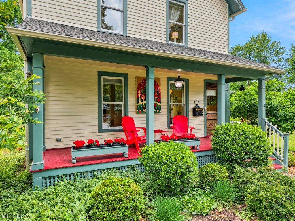 438 E Washington Street Chagrin Falls OH 44022