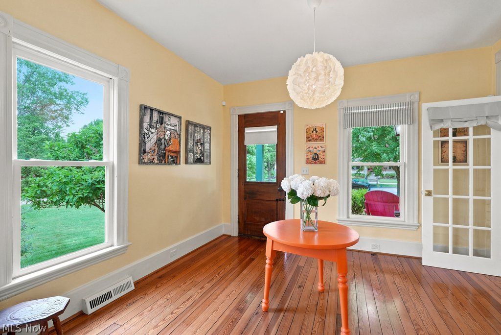 438 E Washington Street Chagrin Falls OH 44022