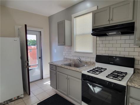 3594 W 60th Street Cleveland OH 44102