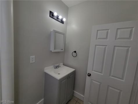 3594 W 60th Street Cleveland OH 44102