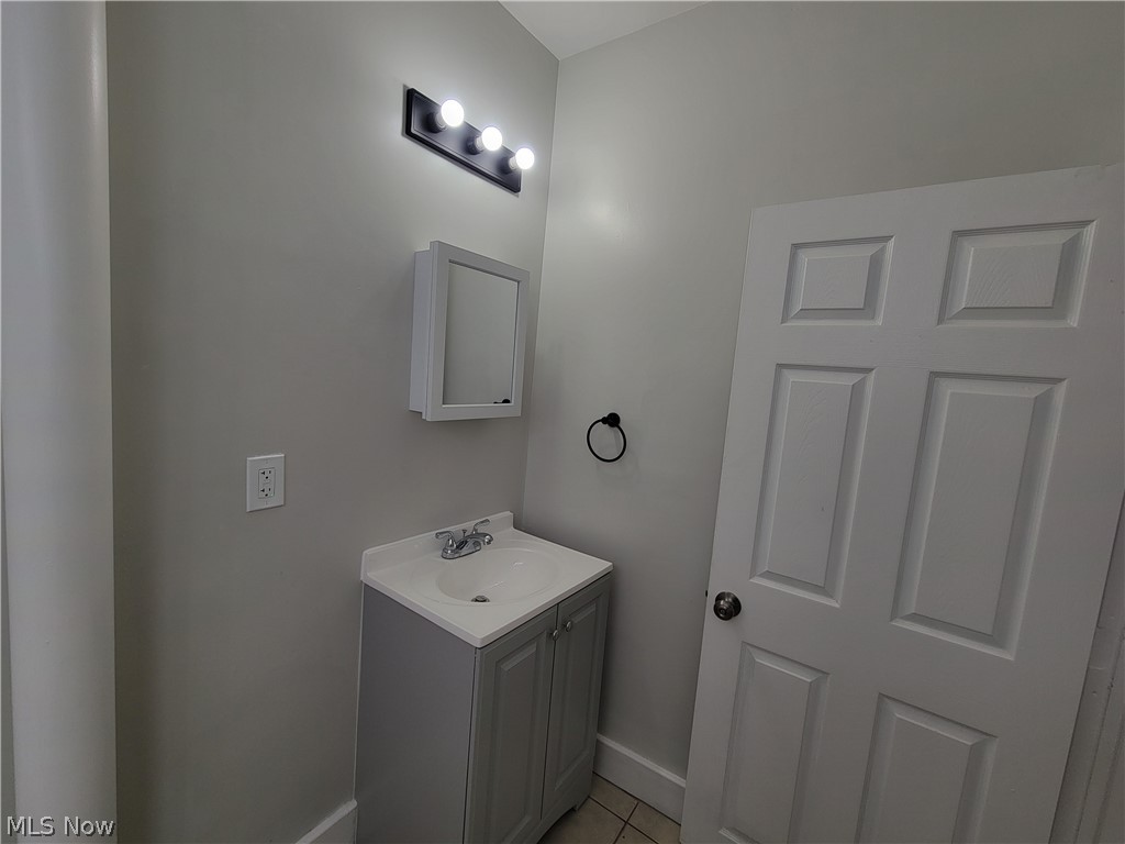 3594 W 60th Street Cleveland OH 44102