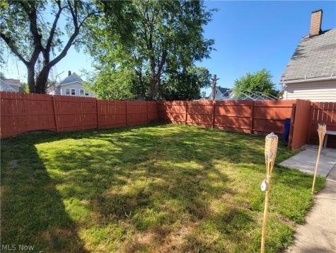 3594 W 60th Street Cleveland OH 44102