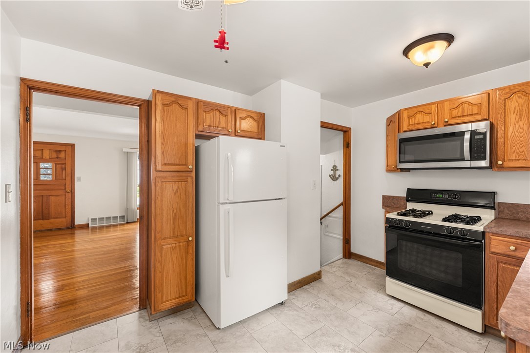 8811 Behrwald Avenue Brooklyn OH 44144