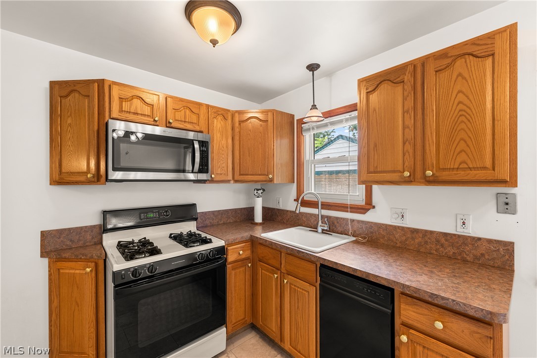 8811 Behrwald Avenue Brooklyn OH 44144