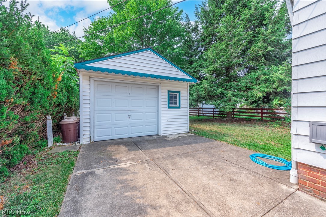 8811 Behrwald Avenue Brooklyn OH 44144