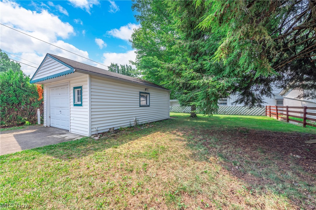 8811 Behrwald Avenue Brooklyn OH 44144