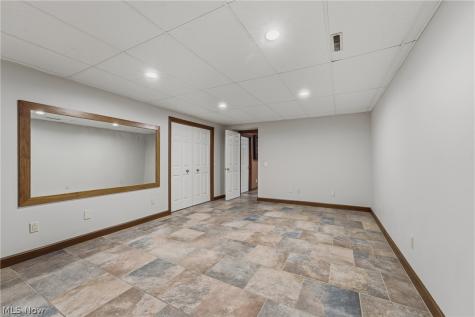 6114 Groton Street NW Canton OH 44708