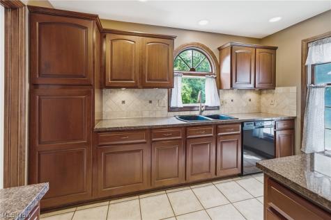 6114 Groton Street NW Canton OH 44708