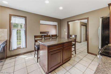 6114 Groton Street NW Canton OH 44708