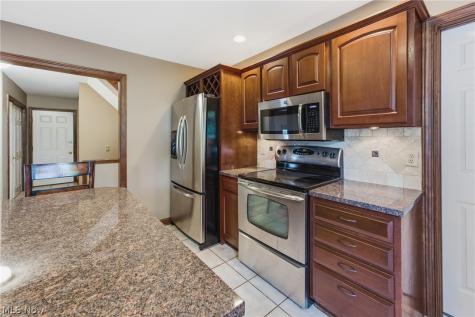 6114 Groton Street NW Canton OH 44708