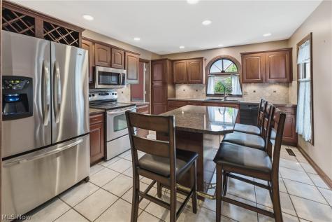 6114 Groton Street NW Canton OH 44708