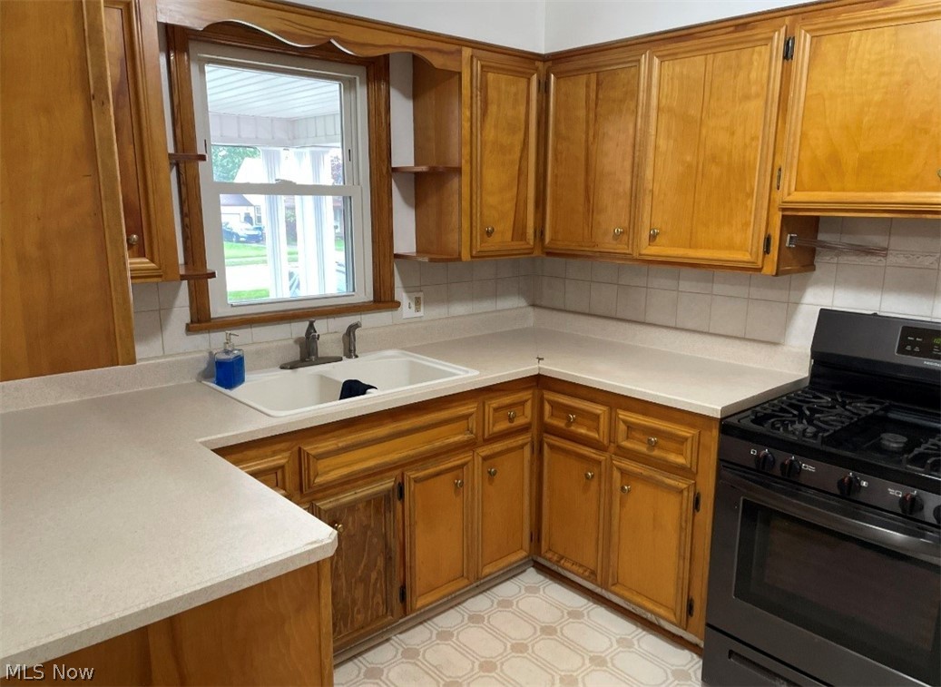 857 5th Street Struthers OH 44471