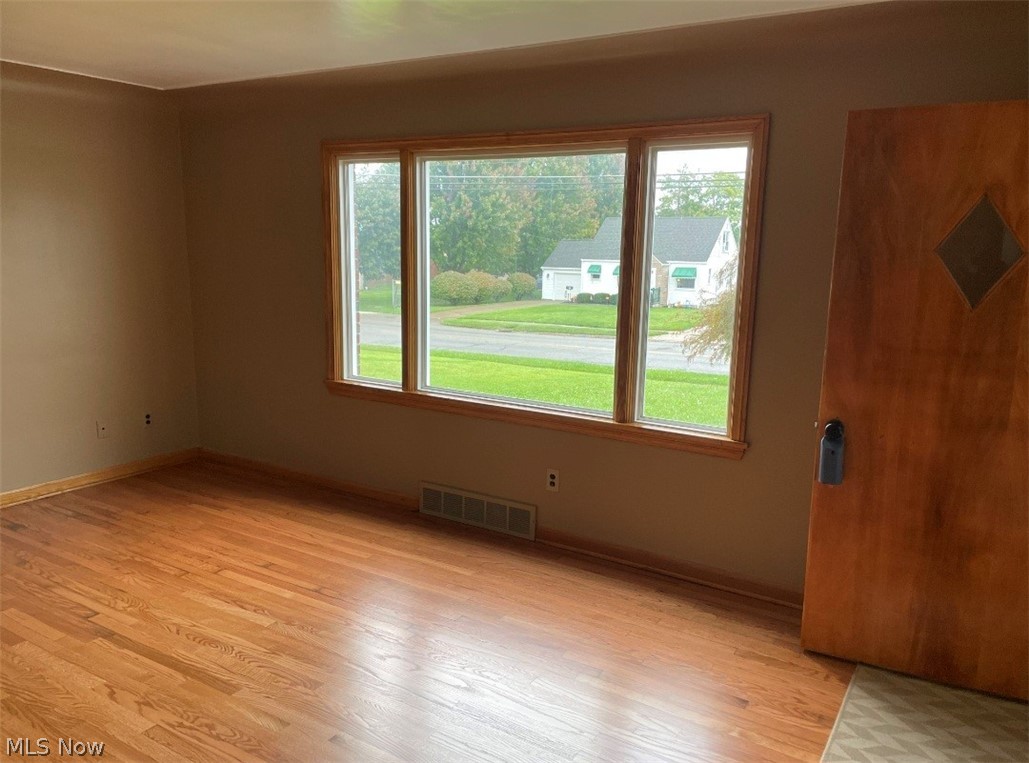 857 5th Street Struthers OH 44471