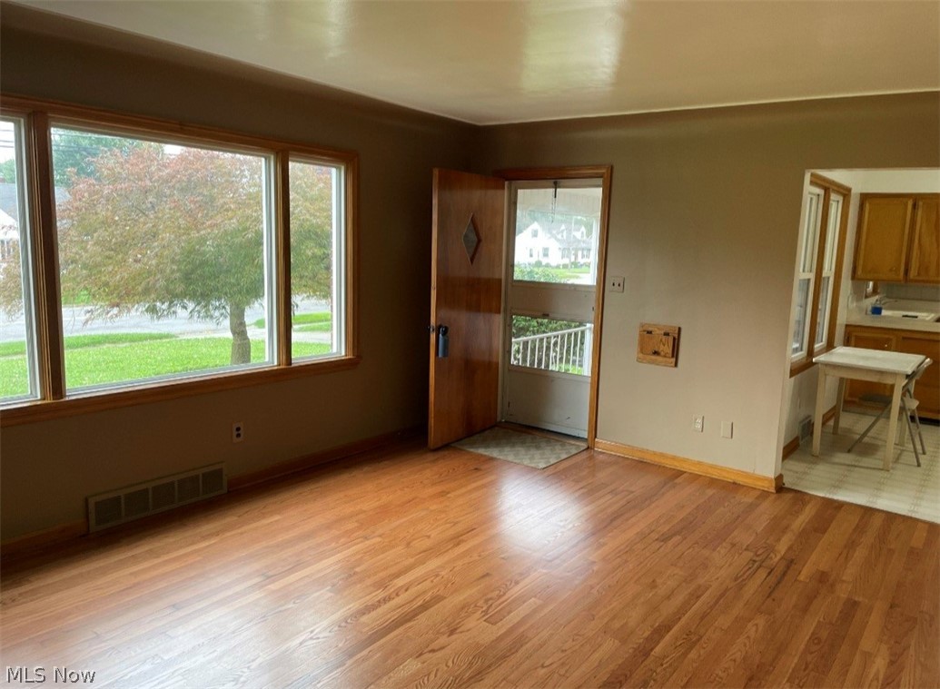 857 5th Street Struthers OH 44471