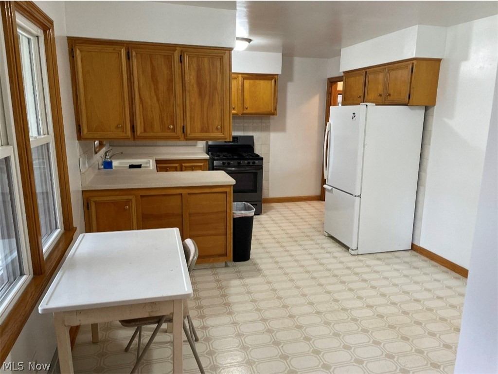 857 5th Street Struthers OH 44471