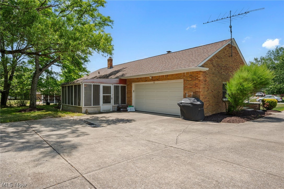 2075 Heatherlane Drive Broadview Heights OH 44147