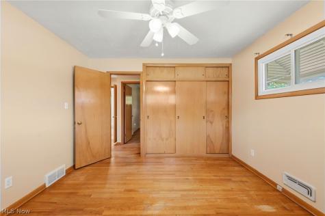2075 Heatherlane Drive Broadview Heights OH 44147