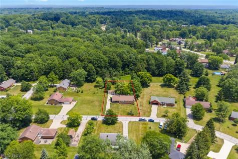 2075 Heatherlane Drive Broadview Heights OH 44147