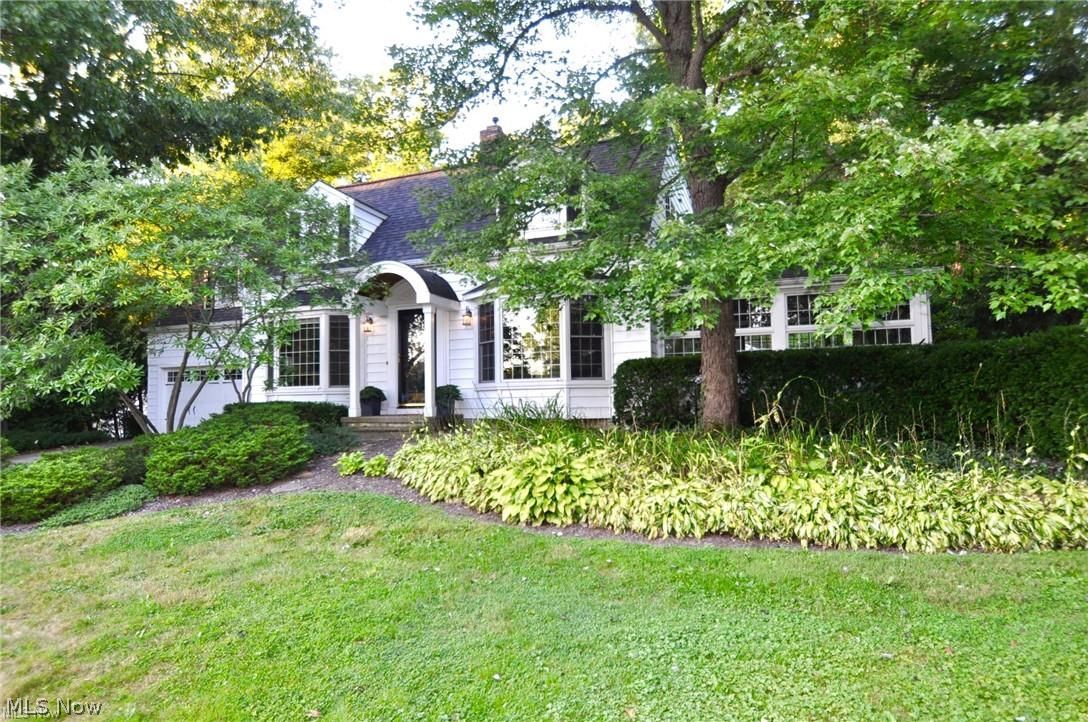 8282 Valley Drive Chagrin Falls OH 44023