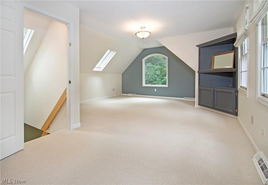 8282 Valley Drive Chagrin Falls OH 44023