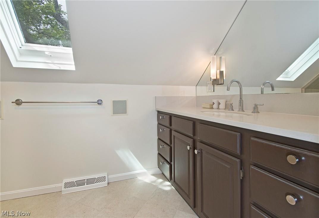 8282 Valley Drive Chagrin Falls OH 44023