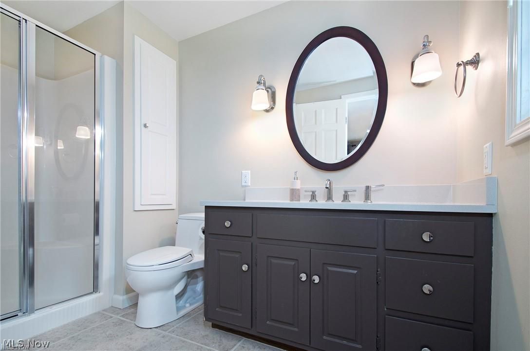 8282 Valley Drive Chagrin Falls OH 44023
