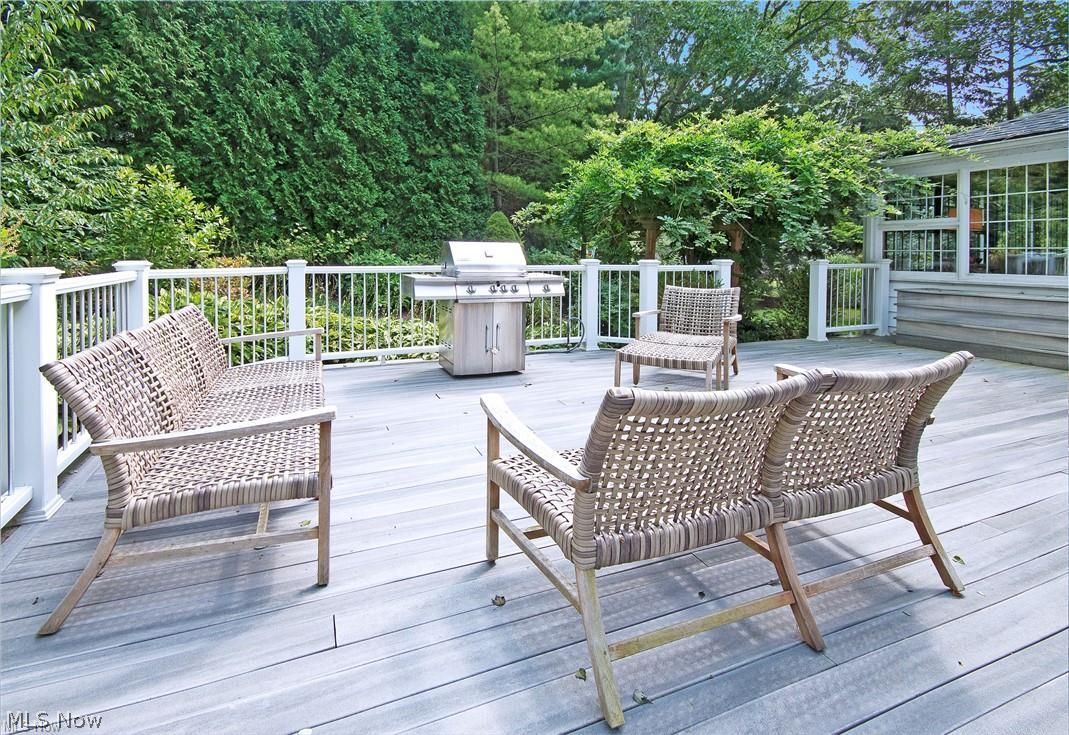 8282 Valley Drive Chagrin Falls OH 44023