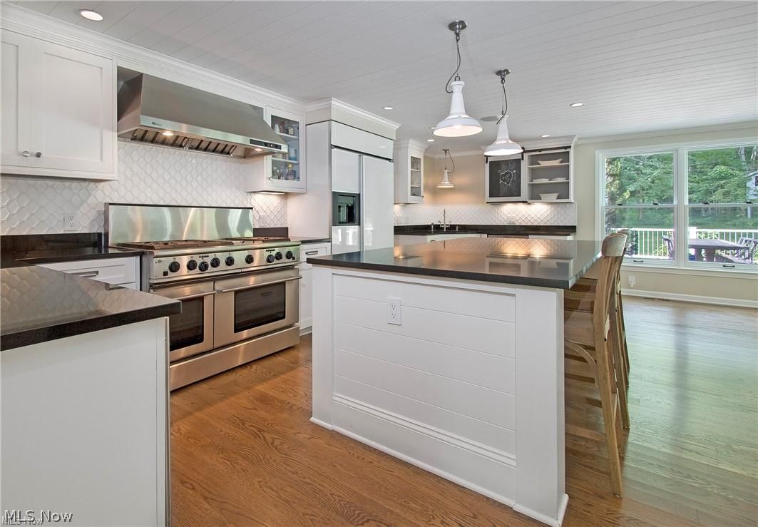 8282 Valley Drive Chagrin Falls OH 44023