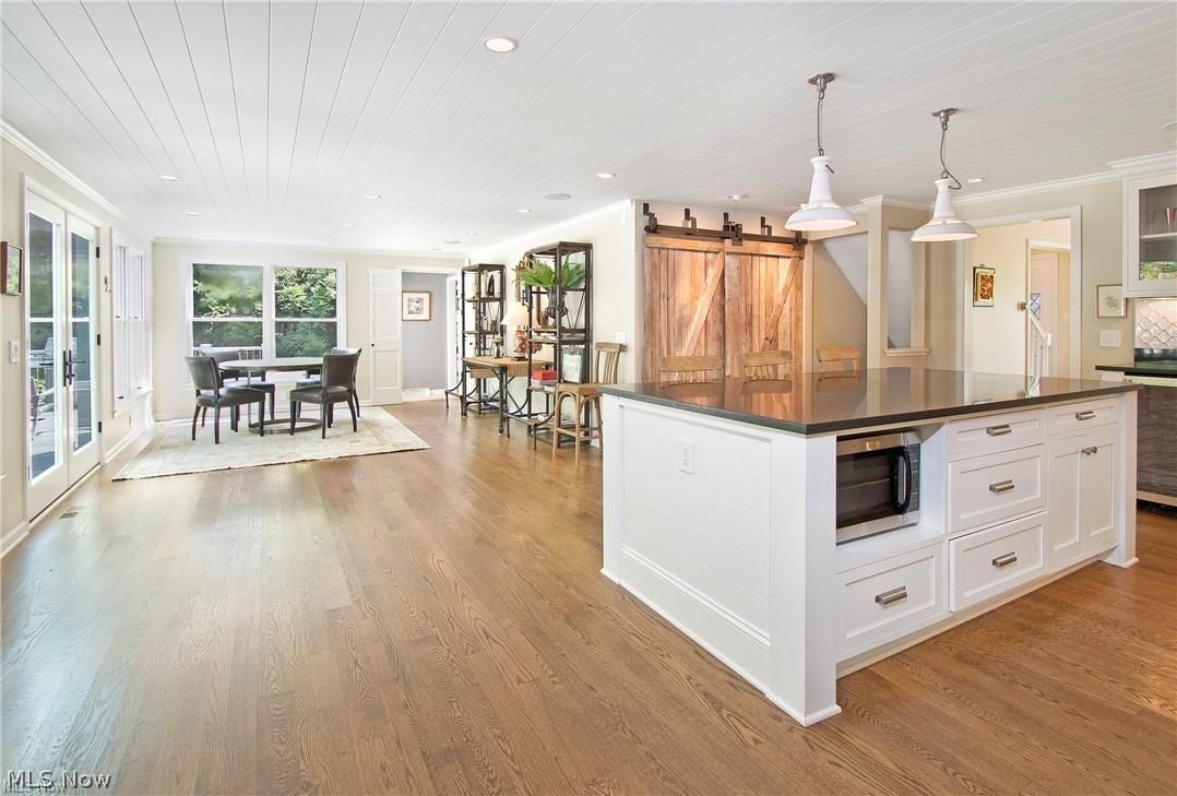 8282 Valley Drive Chagrin Falls OH 44023