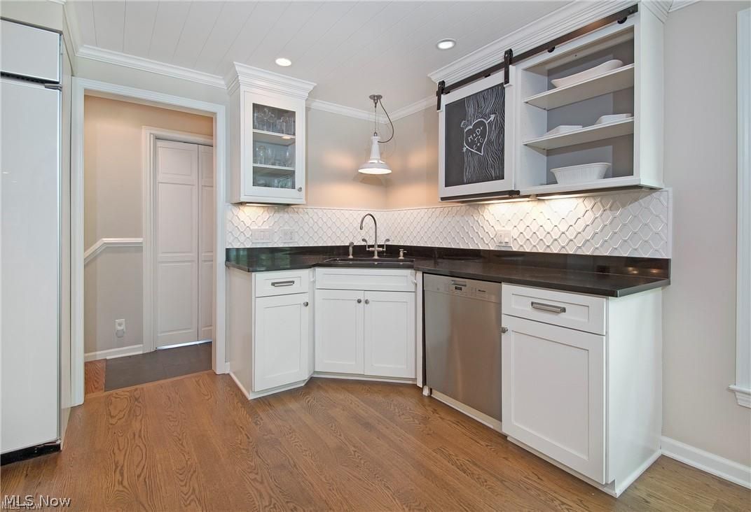 8282 Valley Drive Chagrin Falls OH 44023