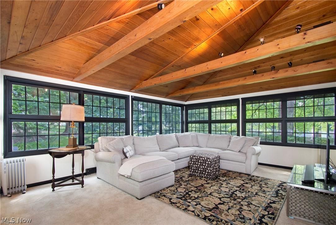8282 Valley Drive Chagrin Falls OH 44023