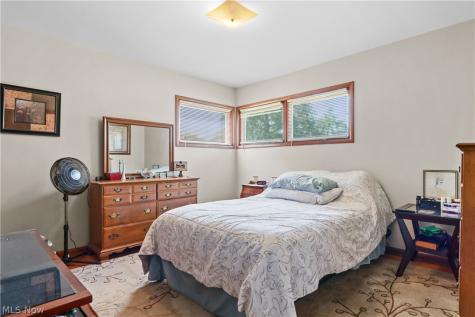 126 Clinton Avenue Akron OH 44301