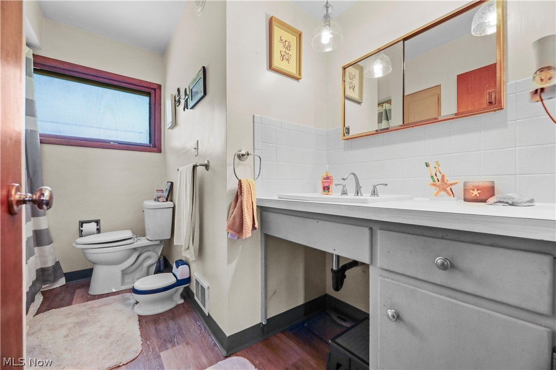126 Clinton Avenue Akron OH 44301