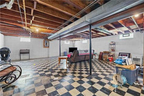126 Clinton Avenue Akron OH 44301