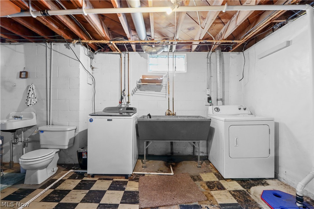 126 Clinton Avenue Akron OH 44301