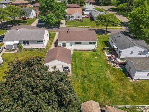 126 Clinton Avenue Akron OH 44301