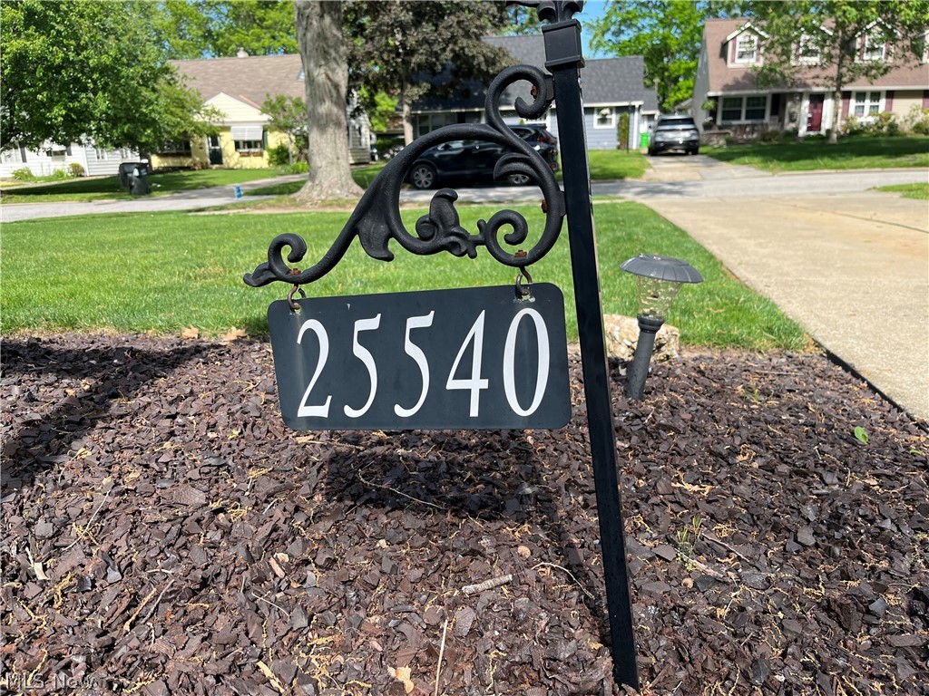 25540 Chatworth Drive Euclid OH 44117