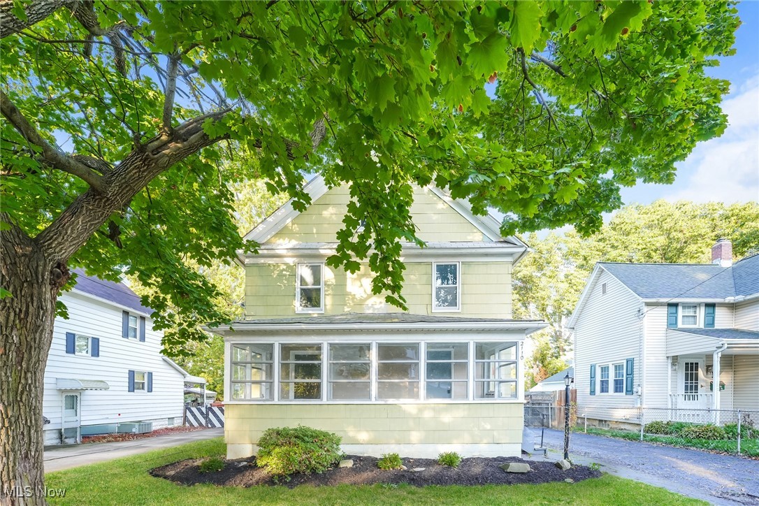 2110 12th Street SW Akron OH 44314