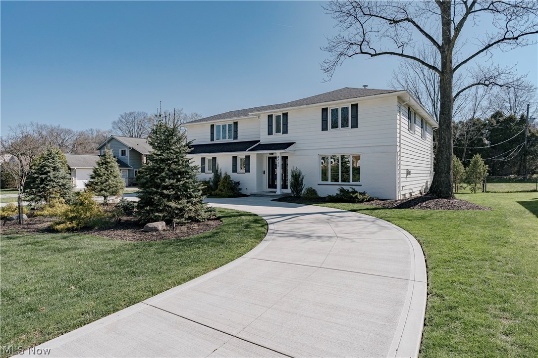 2711 Green Road Shaker Heights OH 44122