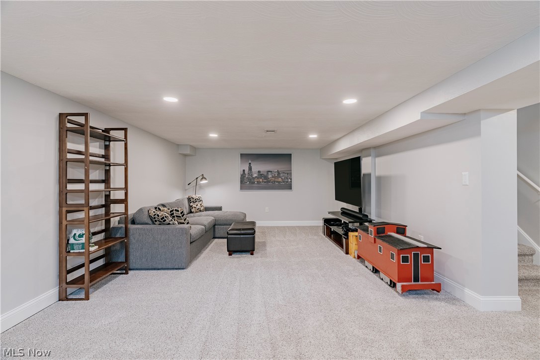 2711 Green Road Shaker Heights OH 44122