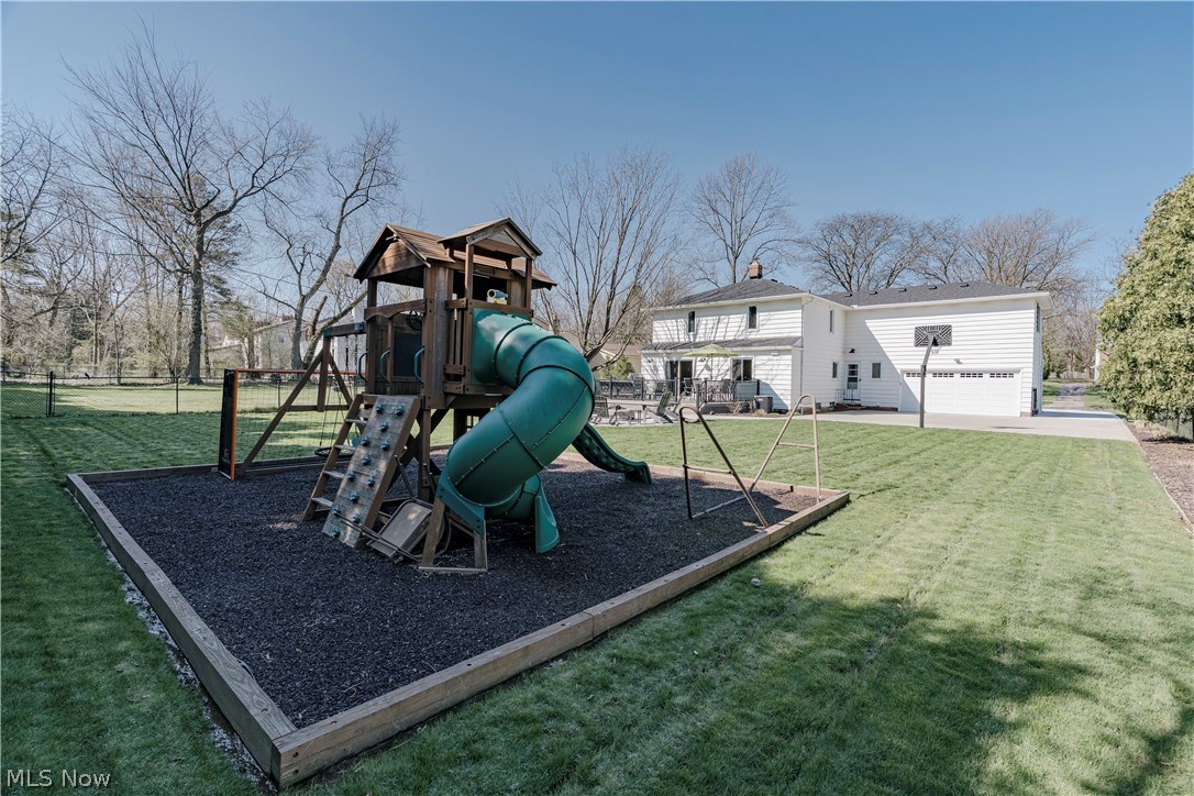 2711 Green Road Shaker Heights OH 44122