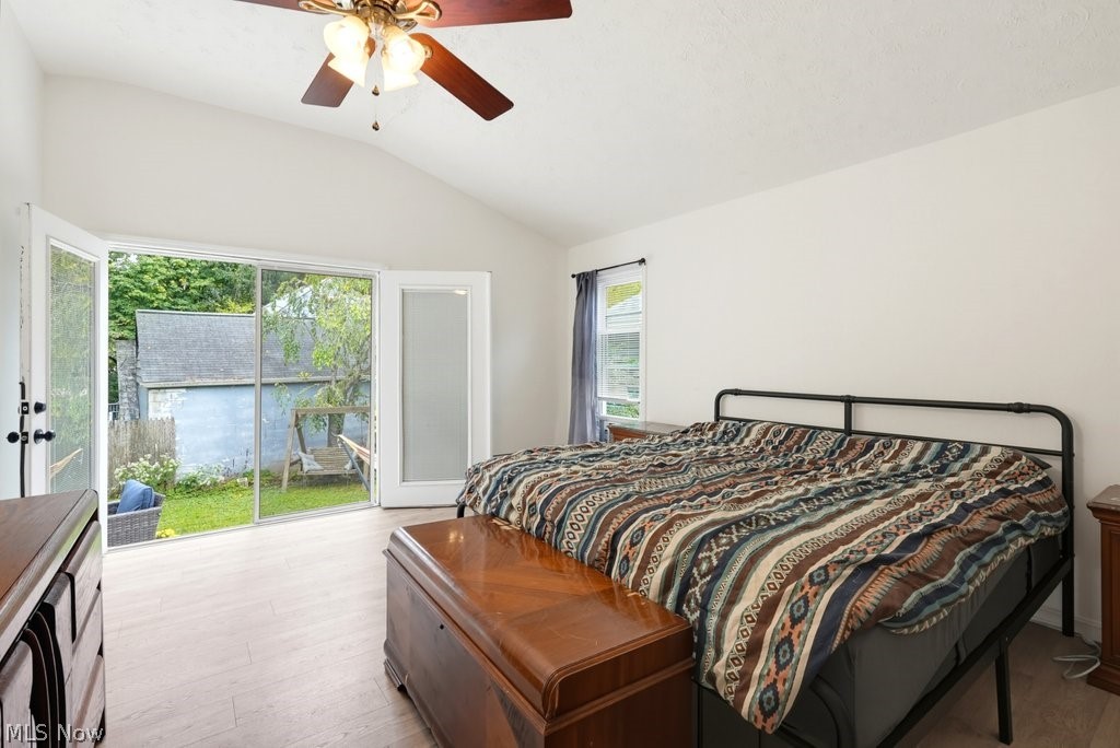 32 Oakwood Avenue Bedford OH 44146